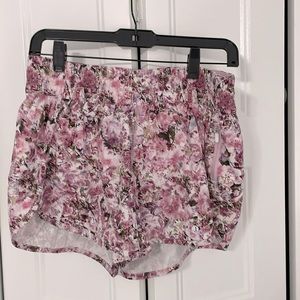 LuluLemon like new size 12 blossom tracker shorts